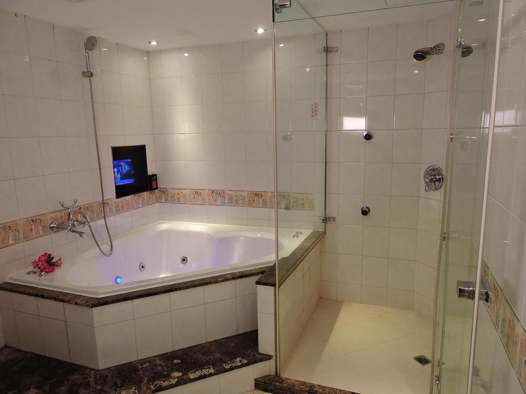 Edinburgh Motel Тайнань Экстерьер фото